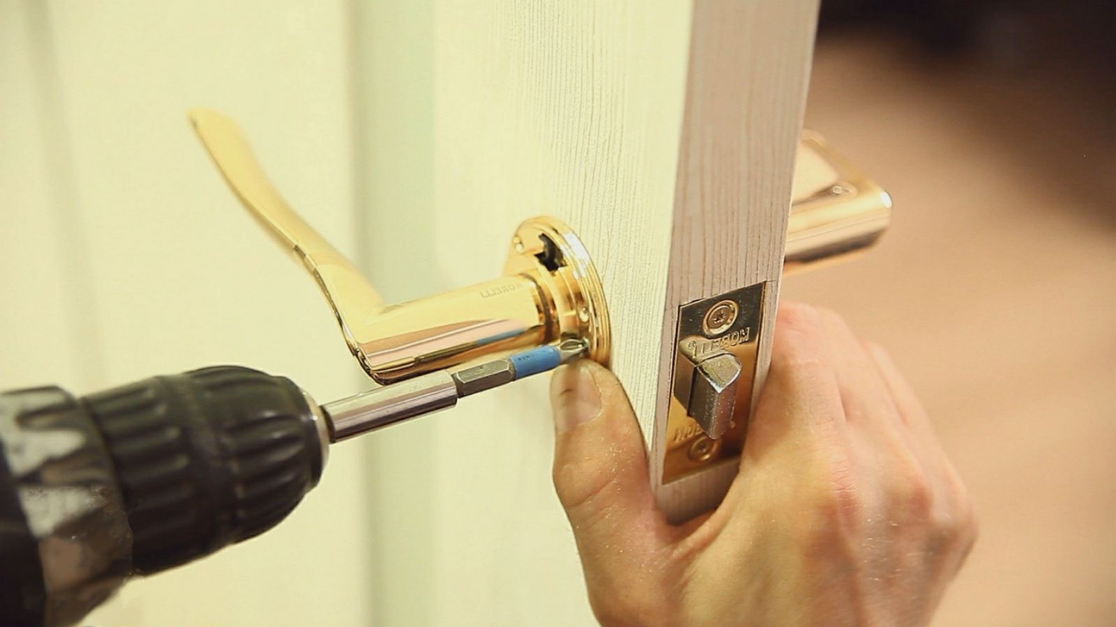 What Does a Professional Locksmith Do? post thumbnail image